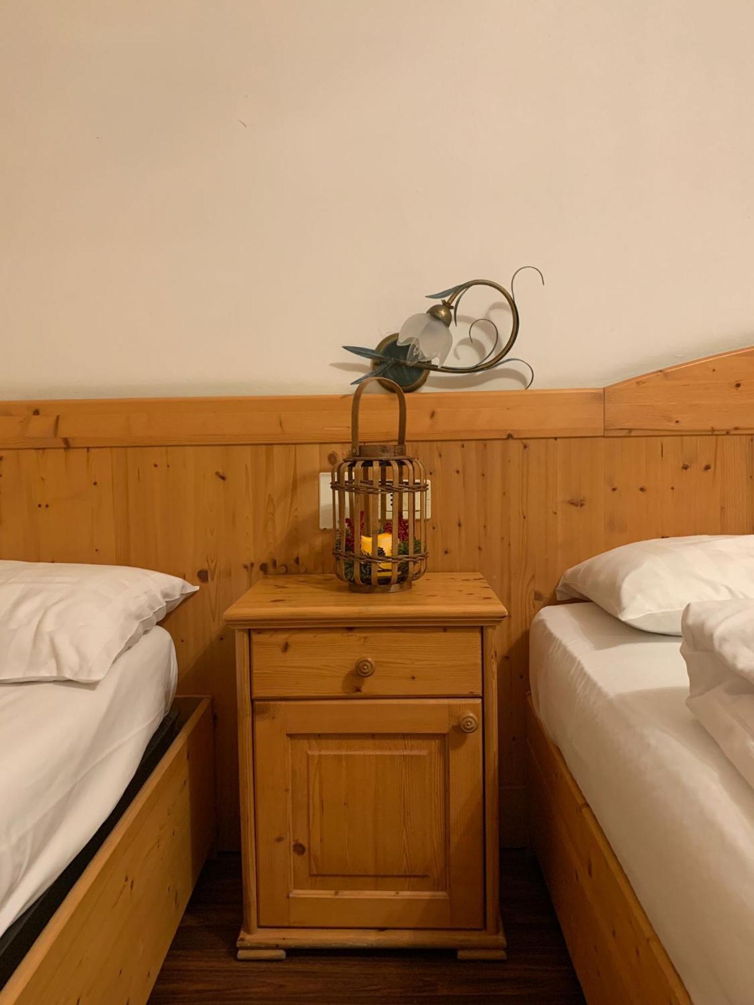 Garni Bonsai Bed & Breakfast Pinzolo Exterior photo